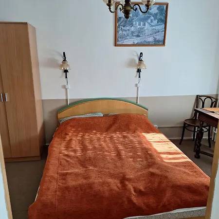 Fenyo Panzio Bed & Breakfast