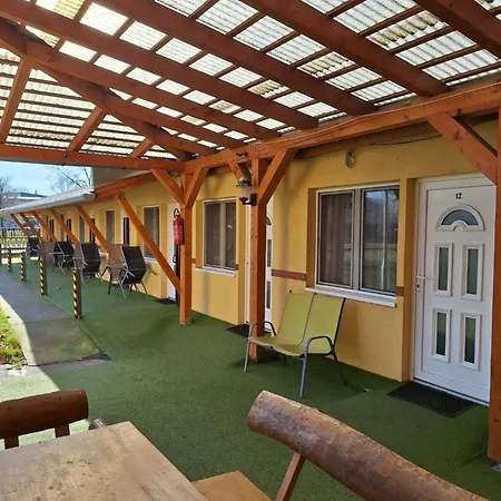 Fenyo Panzio Mezokovesd