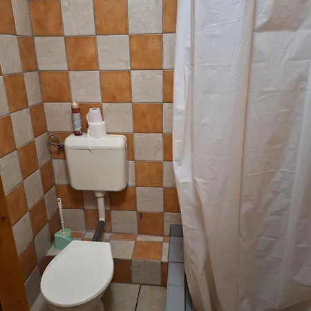 לינה וארוחת בוקר Fenyo Panzio 3*