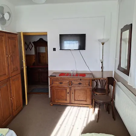 Fenyo Panzio Bed & Breakfast 3*