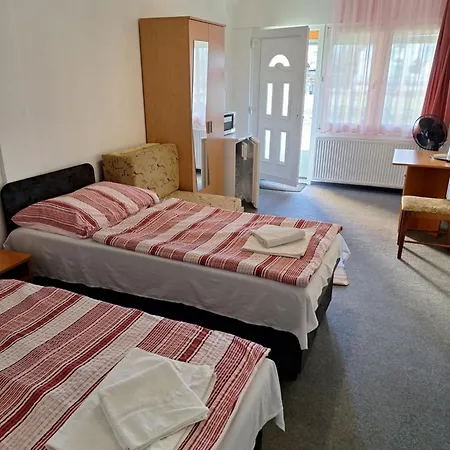 Fenyo Panzio Bed & Breakfast 3*