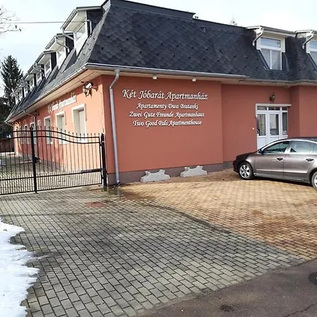 לינה וארוחת בוקר Fenyo Panzio 3*