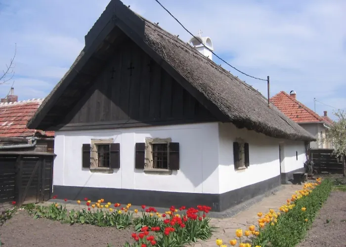 Fenyo Panzio Bed & Breakfast