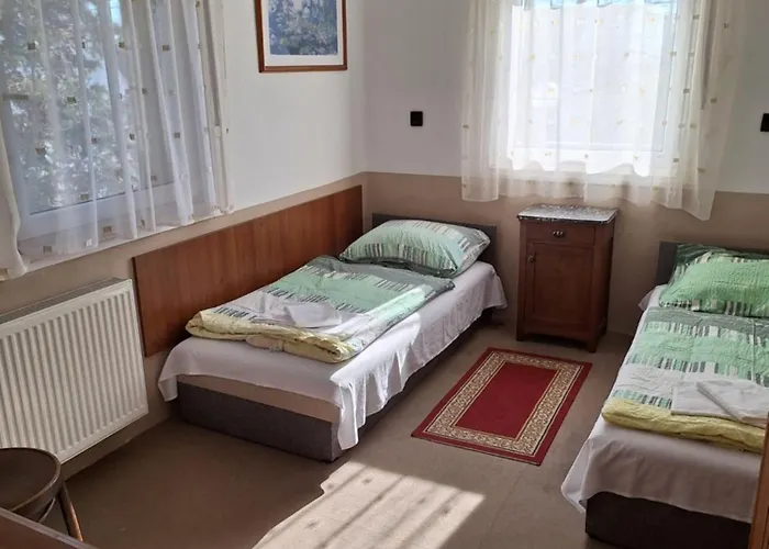 Fenyo Panzio Bed & Breakfast 3*