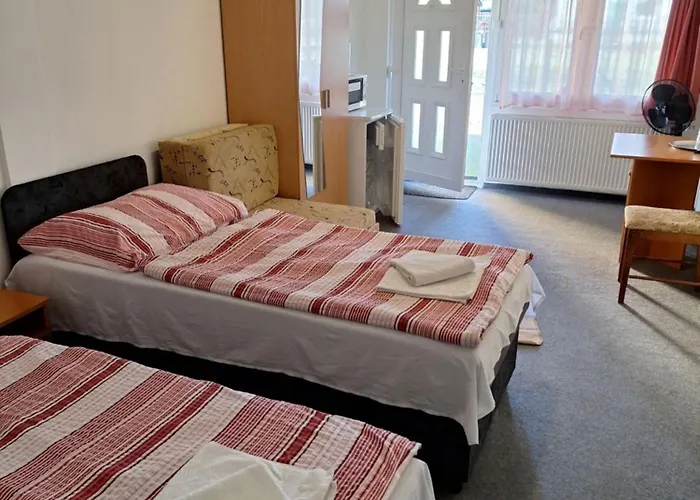 Fenyo Panzio Bed & Breakfast 3*