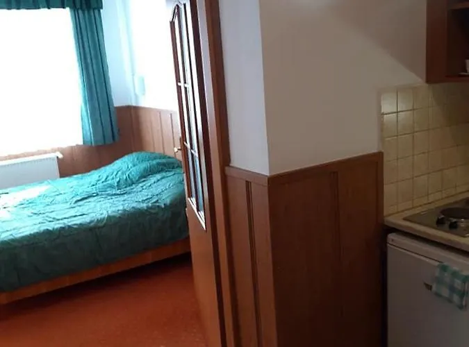 Fenyo Panzio Bed & Breakfast